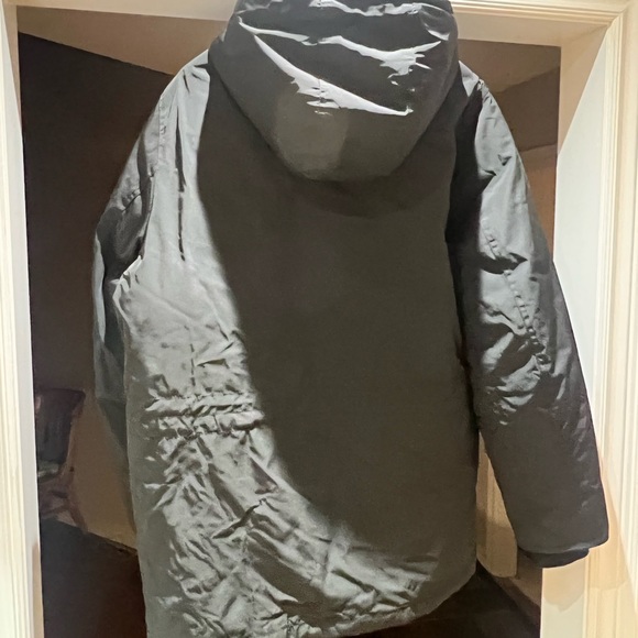 Large Tommy Hilfiger Winter Jacket - Picture 2 of 2